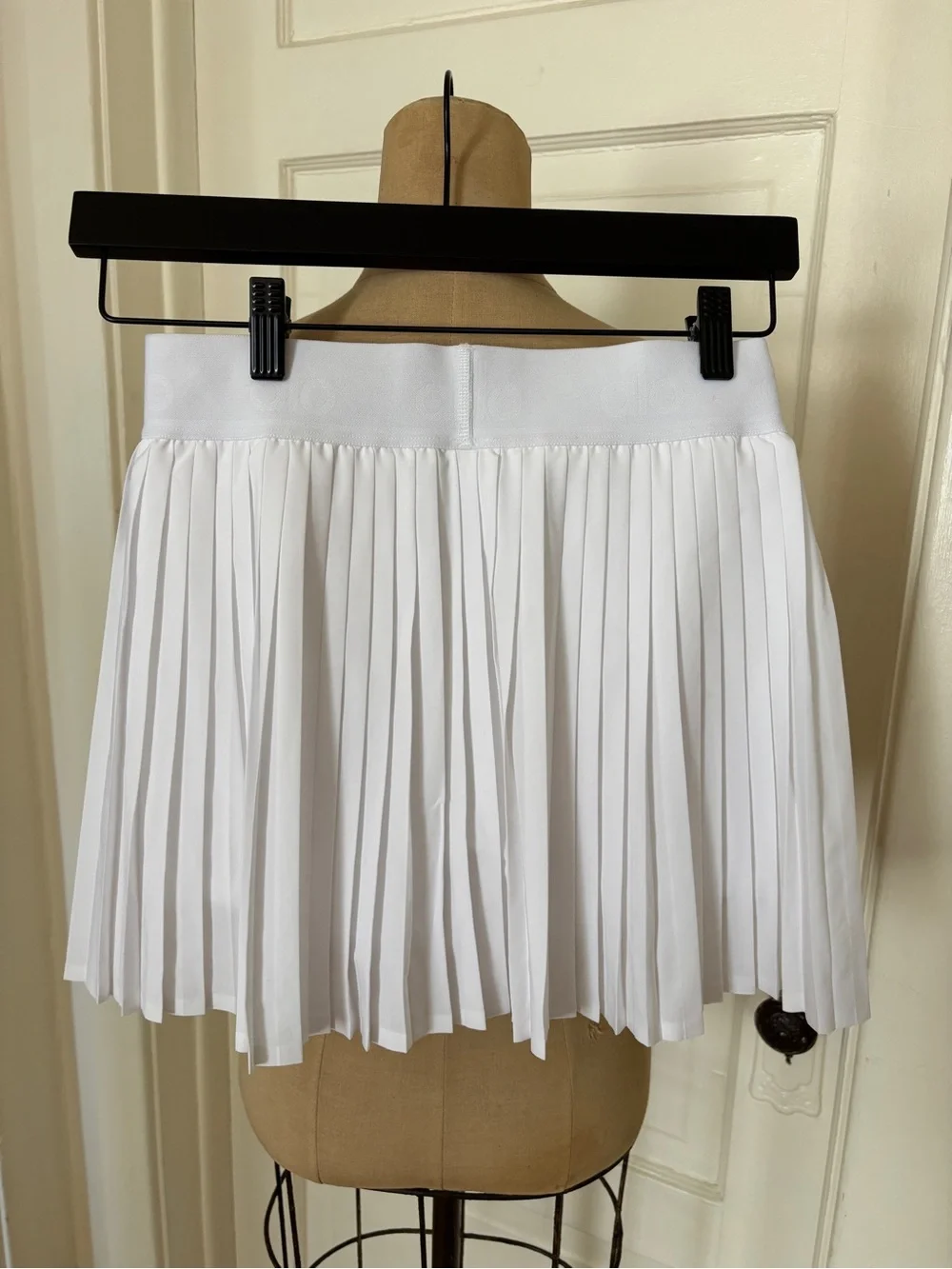 ALO Yoga White Pleated Circle Skort